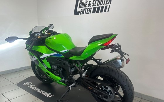 Neufahrzeug Kawasaki Ninja ZX-4RR - Bild 11