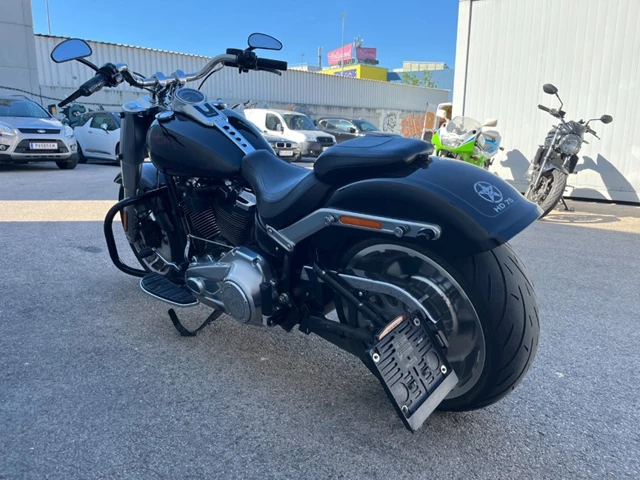 Harley-Davidson Softail Fat Boy 114 FLFBS (schwarz) - Bild 10