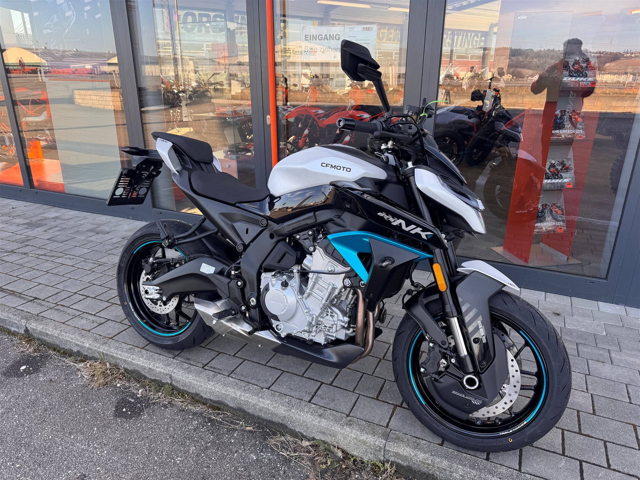 CFMOTO 675NK