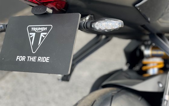 Gebrauchtmotorrad Triumph Street Triple 765 RS - Bild 9