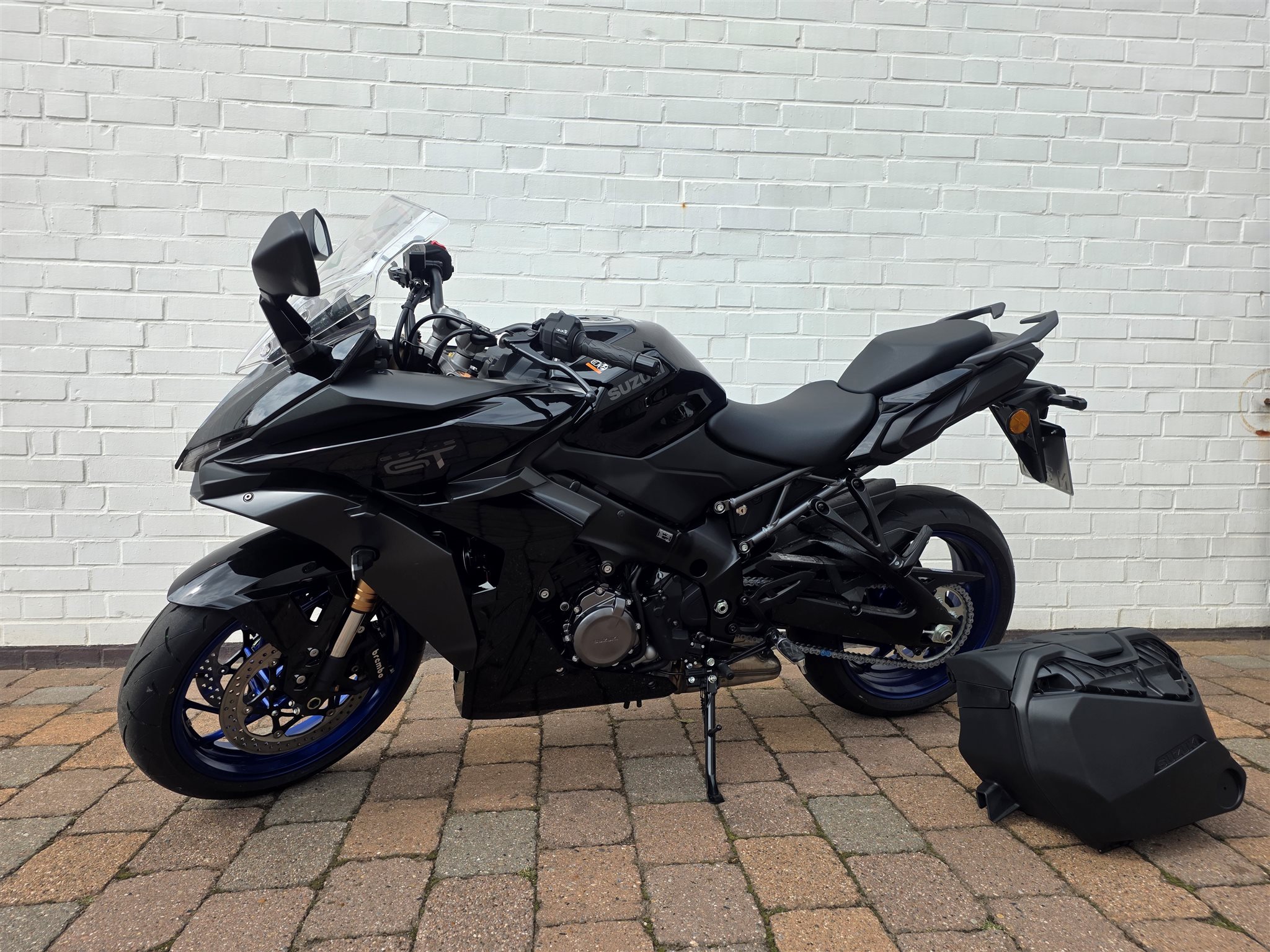 Suzuki GSX-S1000GT Travel Edition