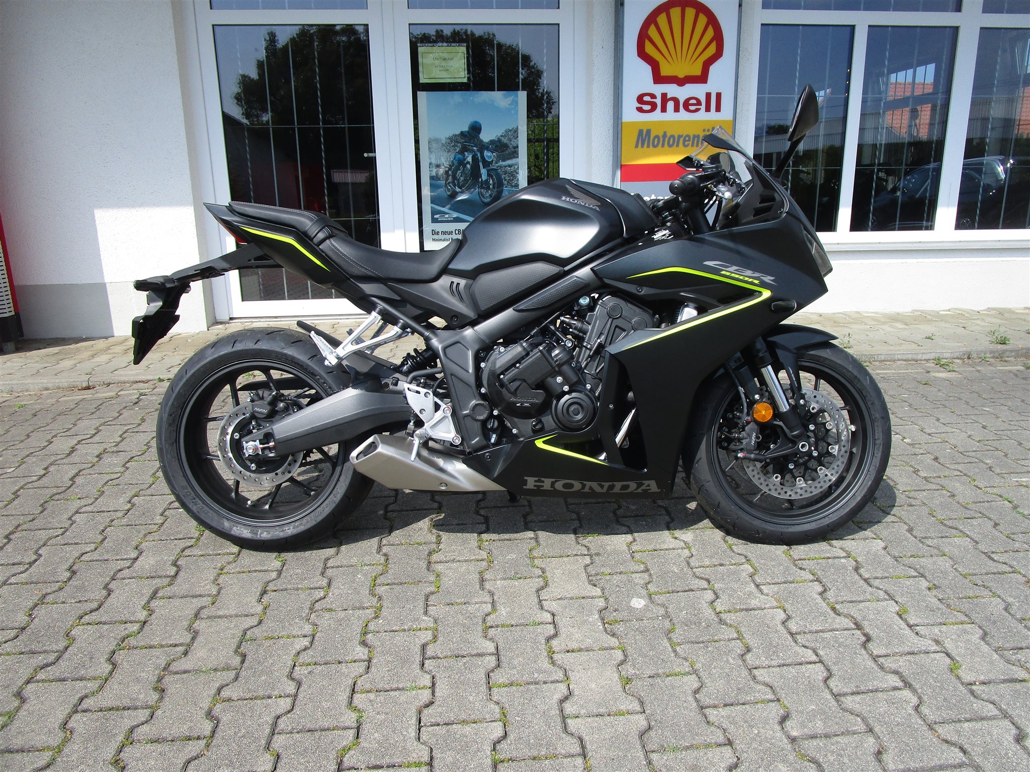 Honda CBR650R E-Clutch