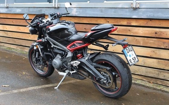 Gebrauchtmotorrad Triumph Street Triple 765 R - Bild 1