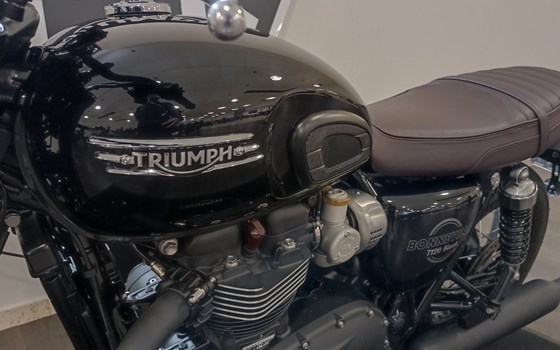 Gebrauchtmotorrad Triumph Bonneville T120 Black - Bild 3