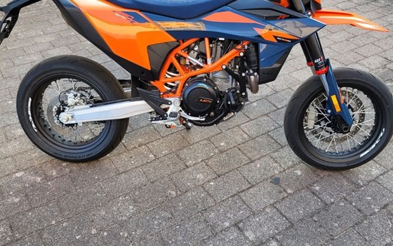Gebrauchtmotorrad KTM 690 SMC R - Bild 1