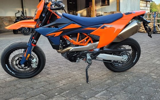 Gebrauchtmotorrad KTM 690 SMC R - Bild 2