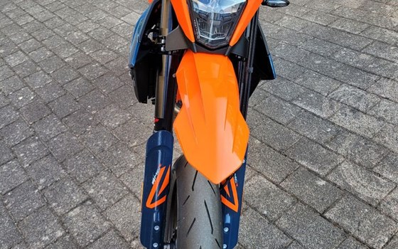 Gebrauchtmotorrad KTM 690 SMC R - Bild 3