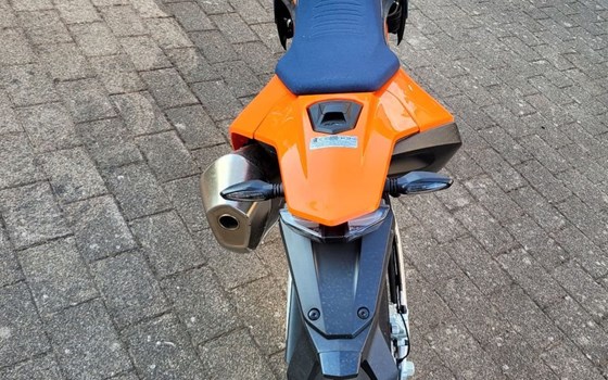 Gebrauchtmotorrad KTM 690 SMC R - Bild 4