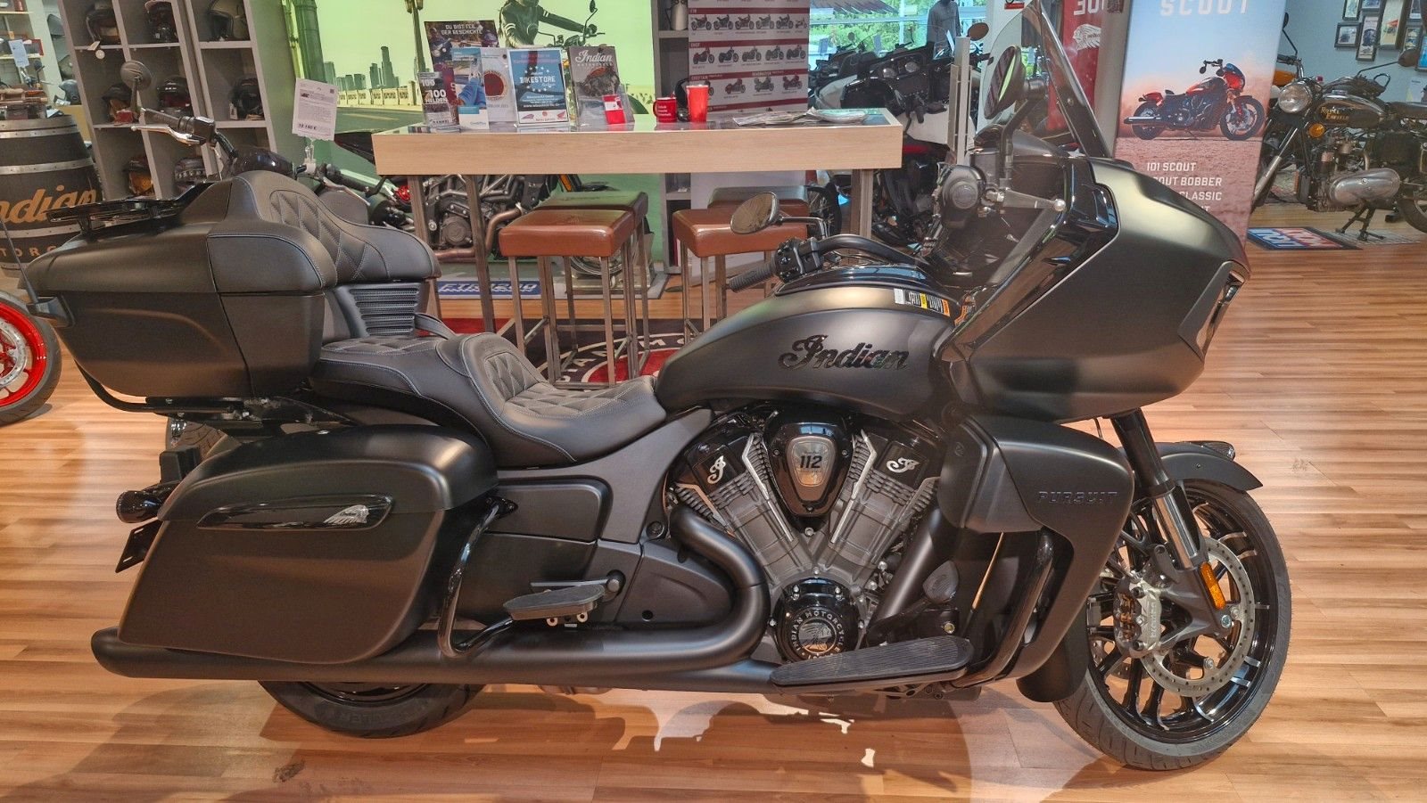 Indian Pursuit Dark Horse