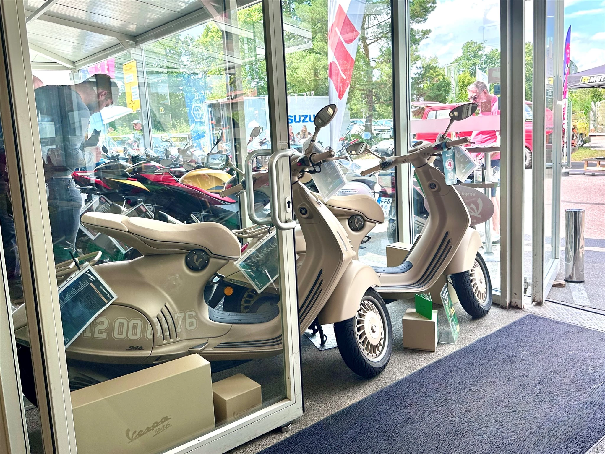 Vespa 946 Dragon