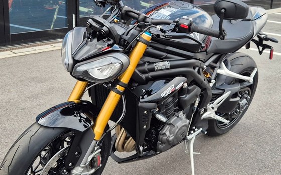 Gebrauchtmotorrad Triumph Speed Triple 1200 RS - Bild 2