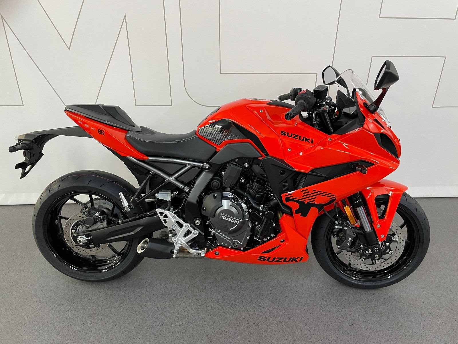 Suzuki GSX-8R Daidai-Iro Edition