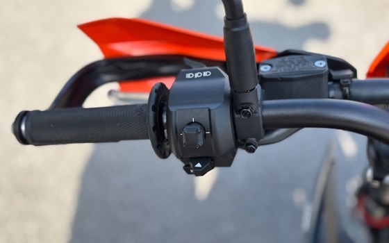 Neufahrzeug KTM 690 SMC R - Bild 11