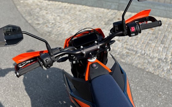 Neufahrzeug KTM 690 SMC R - Bild 8