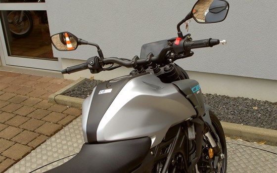 Gebrauchtmotorrad Honda CB125R - Bild 13
