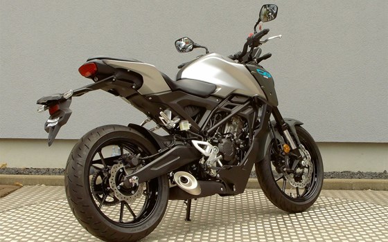 Gebrauchtmotorrad Honda CB125R - Bild 8