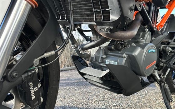 Gebrauchtmotorrad KTM 125 Duke - Bild 11