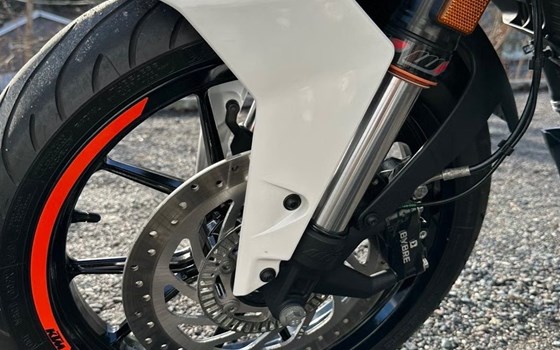 Gebrauchtmotorrad KTM 125 Duke - Bild 9