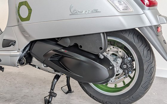 Neufahrzeug Vespa GTS 310 Edizione Ottantesimo - Bild 11