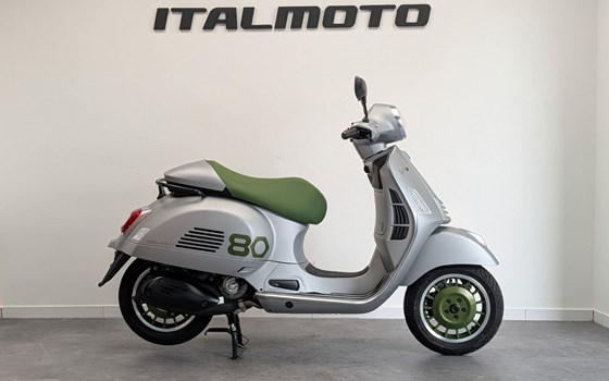 Neufahrzeug Vespa GTS 310 Edizione Ottantesimo - Bild 2