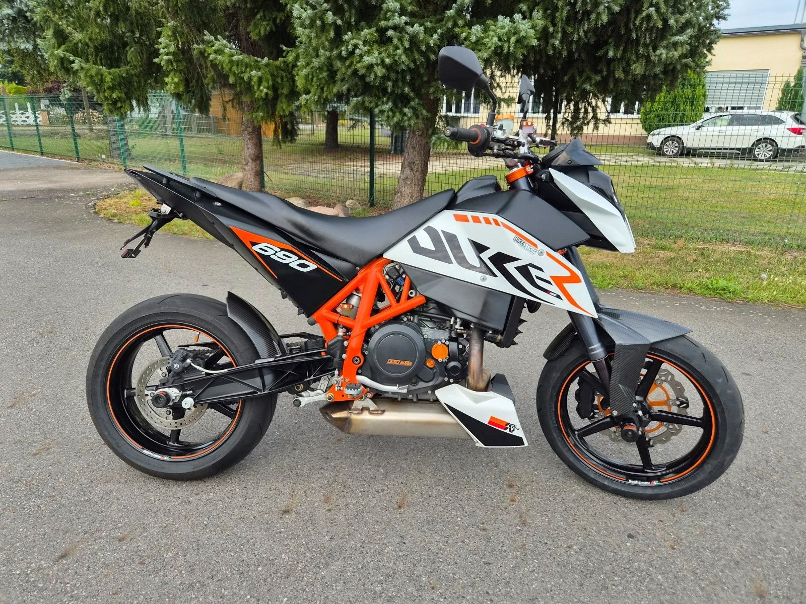 KTM 690 Duke R