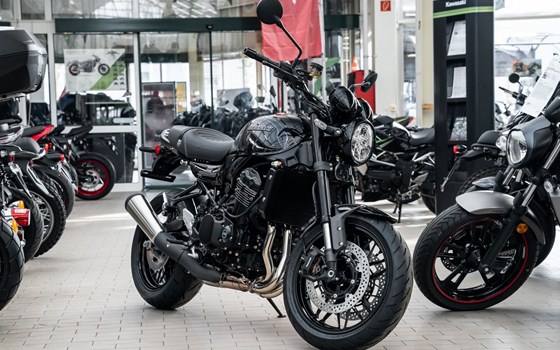 Neufahrzeug Kawasaki Z900 RS Black Ball Edition - Bild 2