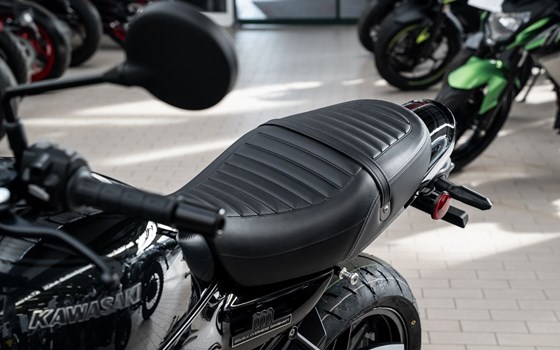 Neufahrzeug Kawasaki Z900 RS Black Ball Edition - Bild 22