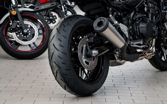 Neufahrzeug Kawasaki Z900 RS Black Ball Edition - Bild 7