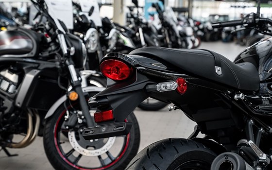 Neufahrzeug Kawasaki Z900 RS Black Ball Edition - Bild 8