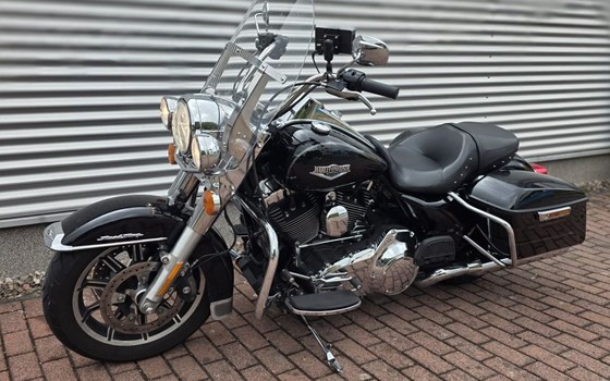 Gebrauchtmotorrad Harley-Davidson Touring Road King FLHR - Bild 1