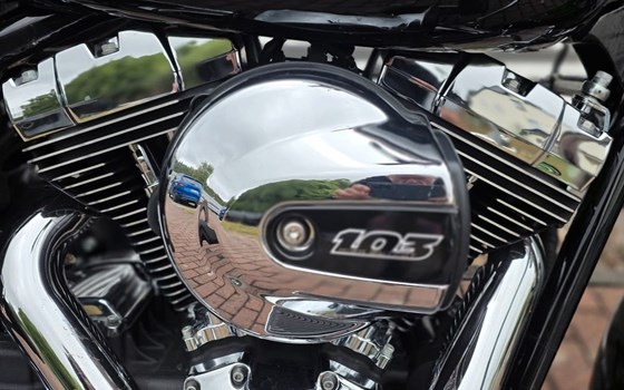Gebrauchtmotorrad Harley-Davidson Touring Road King FLHR - Bild 15