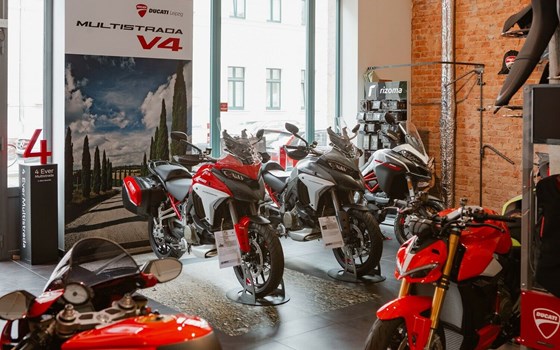 Gebrauchtmotorrad Ducati Streetfighter V4 S - Bild 7