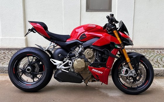 Gebrauchtmotorrad Ducati Streetfighter V4 S - Bild 1