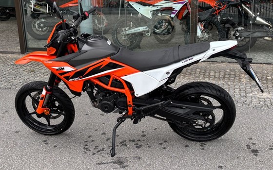 Gebrauchtmotorrad KTM 125 SMC R - Bild 5