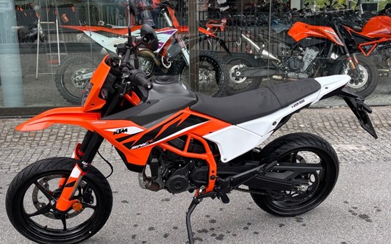 Gebrauchtmotorrad KTM 125 SMC R - Bild 6