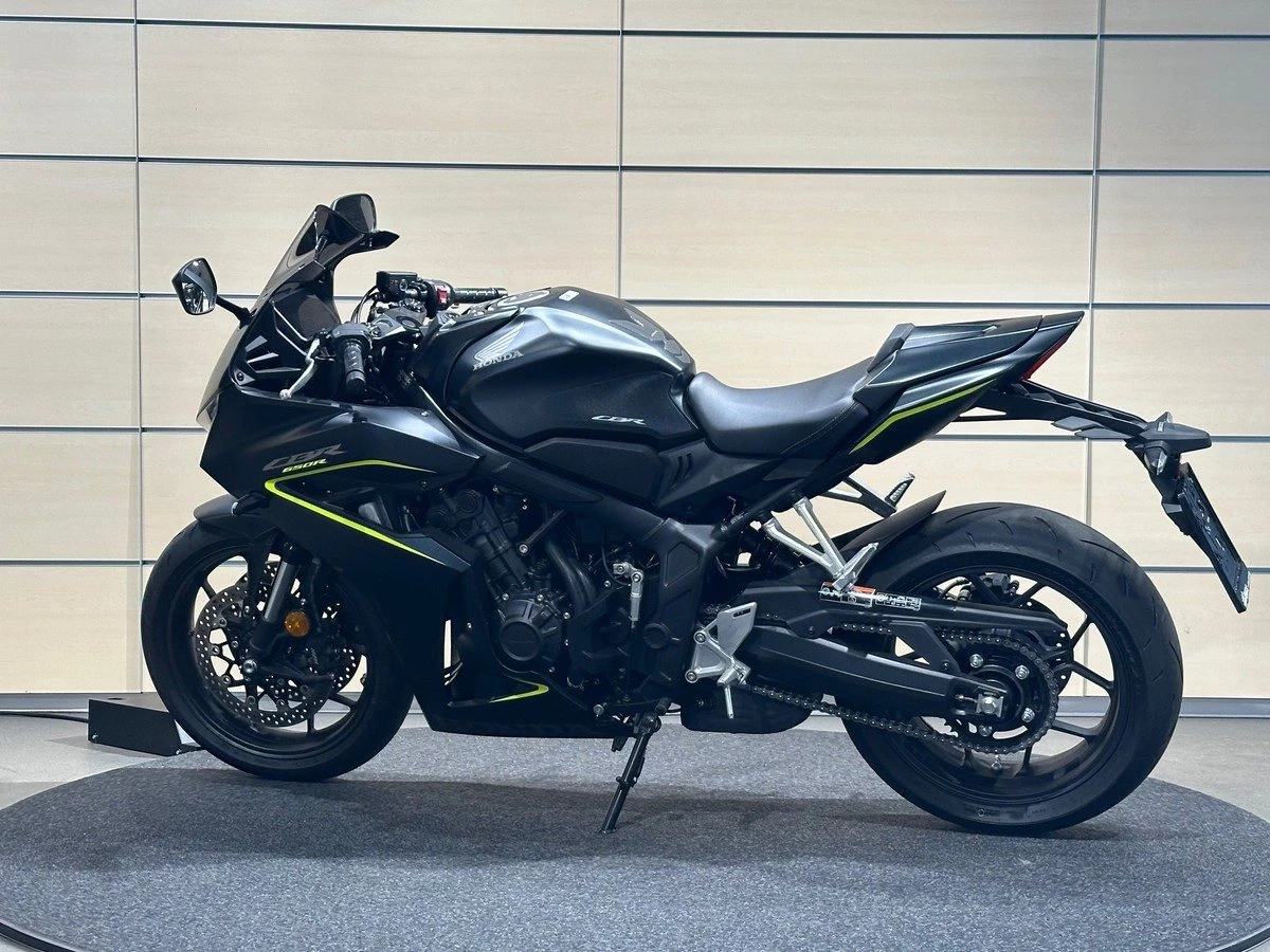 Honda CBR650R E-Clutch