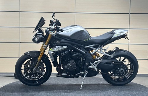 Gebrauchtmotorrad Triumph Speed Triple 1200 RS