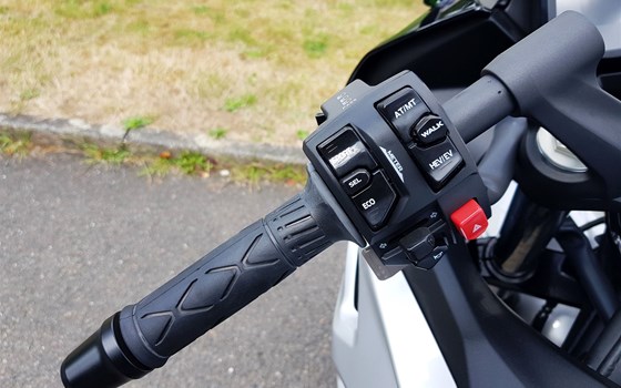 Neufahrzeug Kawasaki Ninja 7 Hybrid - Bild 10