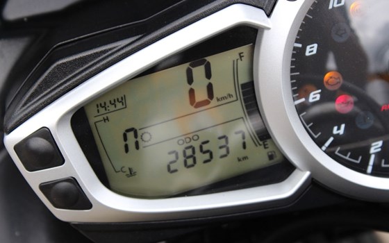 Gebrauchtmotorrad Triumph Street Triple - Bild 19