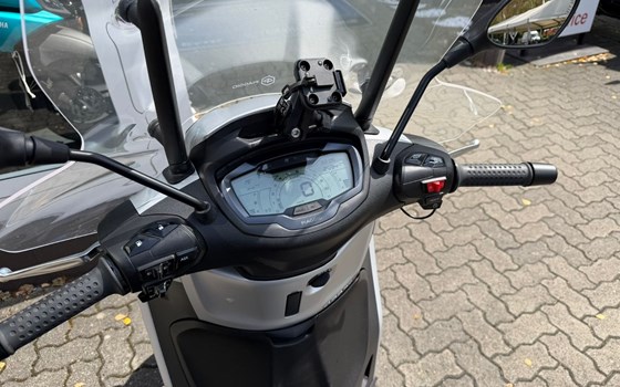 Gebrauchtmotorrad Piaggio Beverly 400 hpe - Bild 10