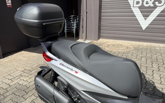 Gebrauchtmotorrad Piaggio Beverly 400 hpe - Bild 12