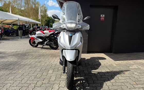 Gebrauchtmotorrad Piaggio Beverly 400 hpe - Bild 15