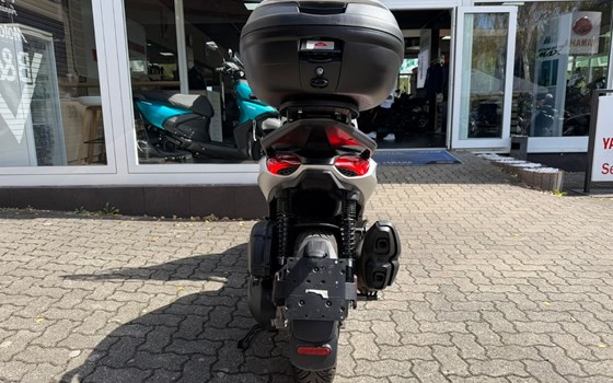 Gebrauchtmotorrad Piaggio Beverly 400 hpe - Bild 4