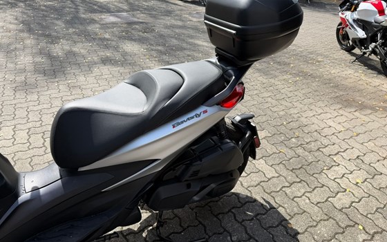Gebrauchtmotorrad Piaggio Beverly 400 hpe - Bild 9