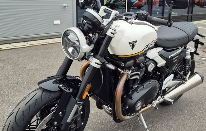 Triumph Speed Twin 1200
