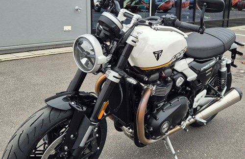 Neumotorrad Triumph Speed Twin 1200