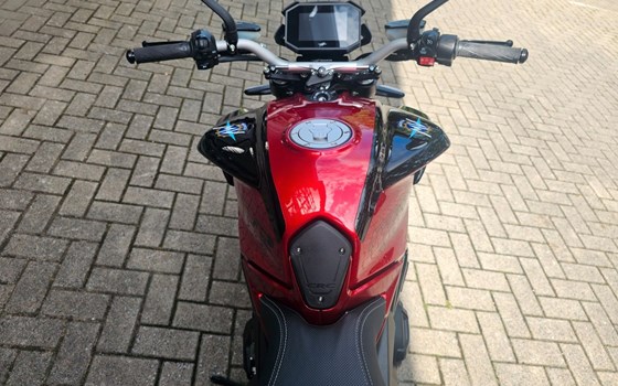 Gebrauchtmotorrad MV Agusta Brutale 800 RR - Bild 4