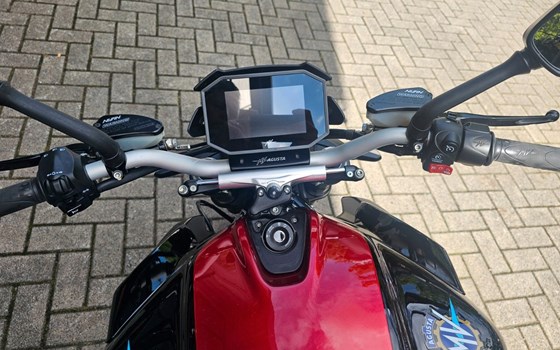 Gebrauchtmotorrad MV Agusta Brutale 800 RR - Bild 6