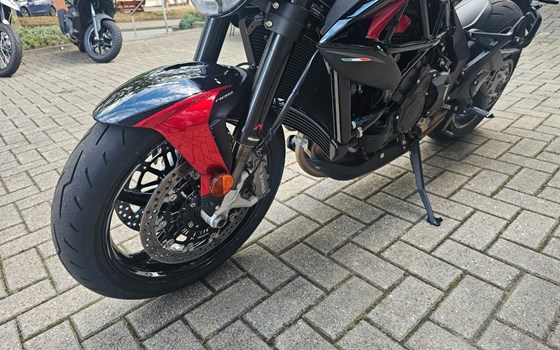 Gebrauchtmotorrad MV Agusta Brutale 800 RR - Bild 9