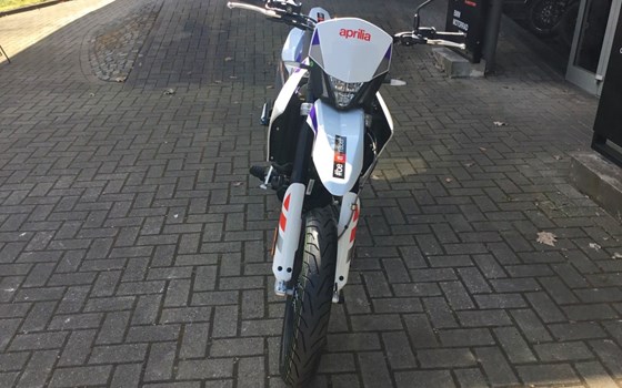Gebrauchtmotorrad Aprilia SX 125 - Bild 6